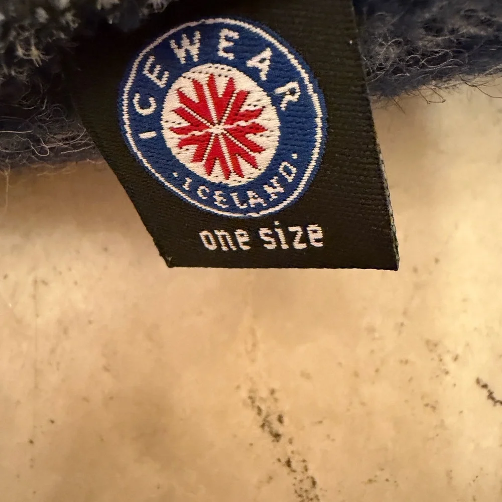 Elegant Blue Knit Snood and Hat Set Made Of Icelandic Wool 💙 - Picture 11 of 15